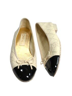 Chanel AUTHENTIC Patent Double Stitching Cap Toe Flats in Ivory & Black